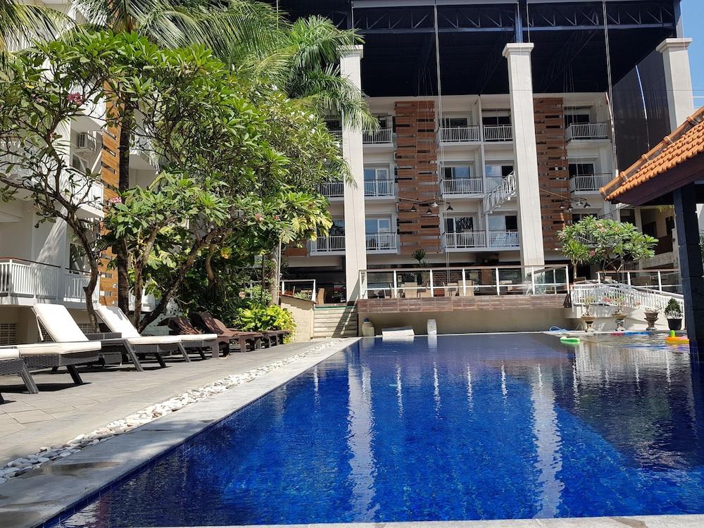New Garden View Resort Легиан Экстерьер фото