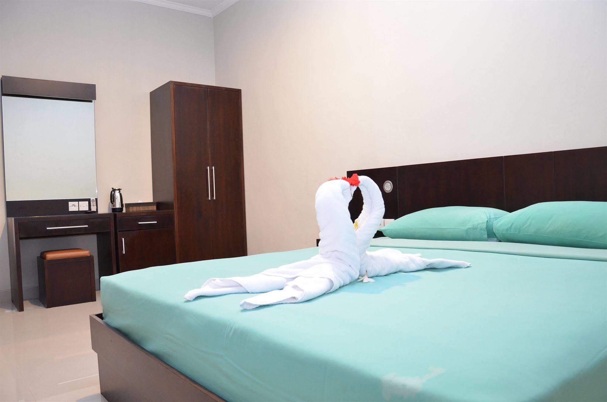 New Garden View Resort Легиан Экстерьер фото